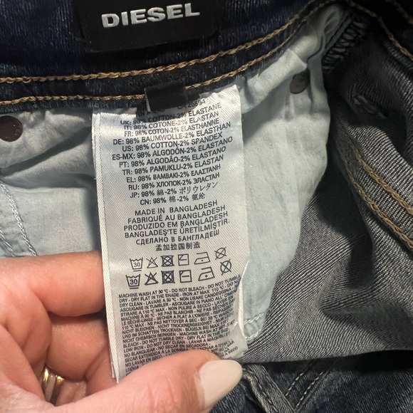 Diesel men’s shorts - Picture 13 of 13